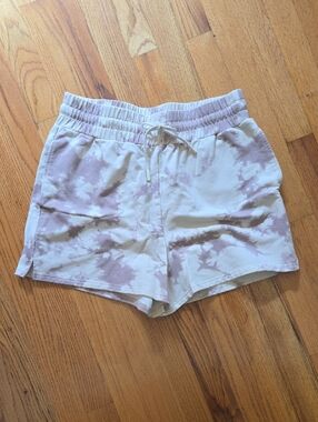 Varley Light Mauve and Taupe Tie-Dye Athletic Shorts